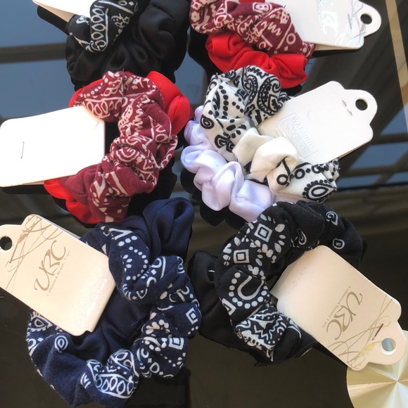 12 Bandanna designed and plain colored scrunchies - Picture 3 of 4